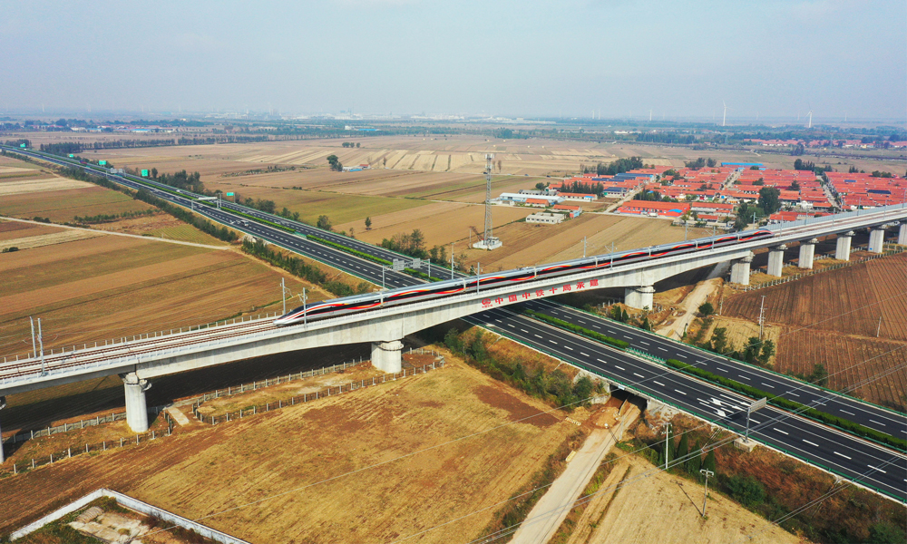 濰煙高鐵與已建成的青榮城際、濰榮高鐵互相串聯，至此山東省高鐵運營里程達到3047公里，并成環運行，對加快推進山東半島城市群互聯互通，推動環渤海灣及沿海與內陸地區融合發展具有重要作用。