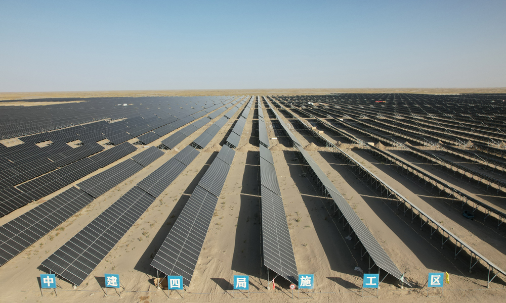 由中國建筑旗下中建四局承建的深圳能源疏勒縣200萬千瓦光儲一體化項目一期50萬千瓦工程，是新疆維吾爾自治區(qū)重點工程，項目位于新疆喀什地區(qū)，占地面積約1000萬平方米，建設(shè)規(guī)模50萬千瓦，配套兩個電化學儲能設(shè)施，作為廣東產(chǎn)業(yè)援疆重點項目項目，建成后年發(fā)電量可達到50萬千瓦，有效緩解南疆地區(qū)居民用電緊張問題。