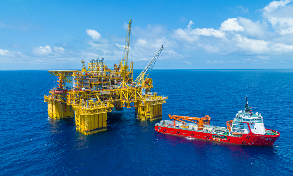 近日，我國(guó)首個(gè)自營(yíng)超深水大氣田“深海一號(hào)”累計(jì)生產(chǎn)天然氣超60億立方米，天然氣日產(chǎn)能從投產(chǎn)之初的700萬立方米提升到目前的1000萬立方米。