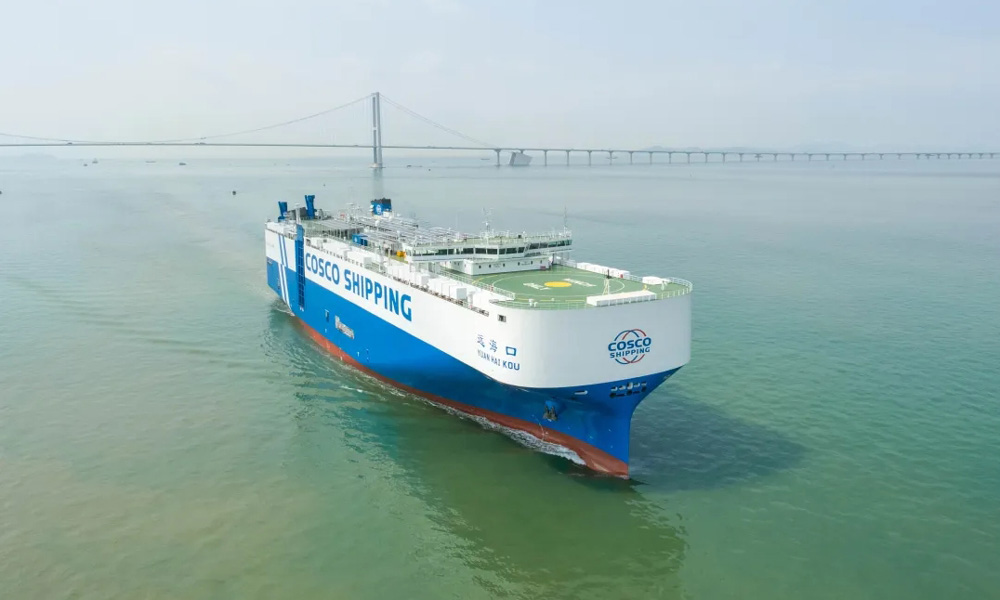 “遠(yuǎn)海口”輪總長(zhǎng)199.9米，船舶總噸達(dá)68252噸，排水量達(dá)39069噸，內(nèi)部擁有12層汽車(chē)甲板，其中包括8層固定層和4層活動(dòng)層，裝載能力為7000標(biāo)準(zhǔn)車(chē)位，可承載商品車(chē)、工程車(chē)、大巴等全品類(lèi)車(chē)輛及MAFI貨物。該船具有綠色、低碳、安全、智能等多項(xiàng)性能特點(diǎn)。按照規(guī)劃，中遠(yuǎn)海運(yùn)汽車(chē)船2026年將增加至30艘，為更多的國(guó)產(chǎn)汽車(chē)揚(yáng)帆出海注入強(qiáng)勁動(dòng)能。