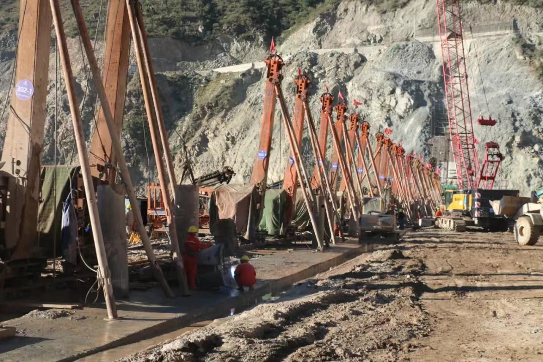 5.大壩施工建設(shè)中(一).jpg 5.大壩施工建設(shè)中(一).jpg