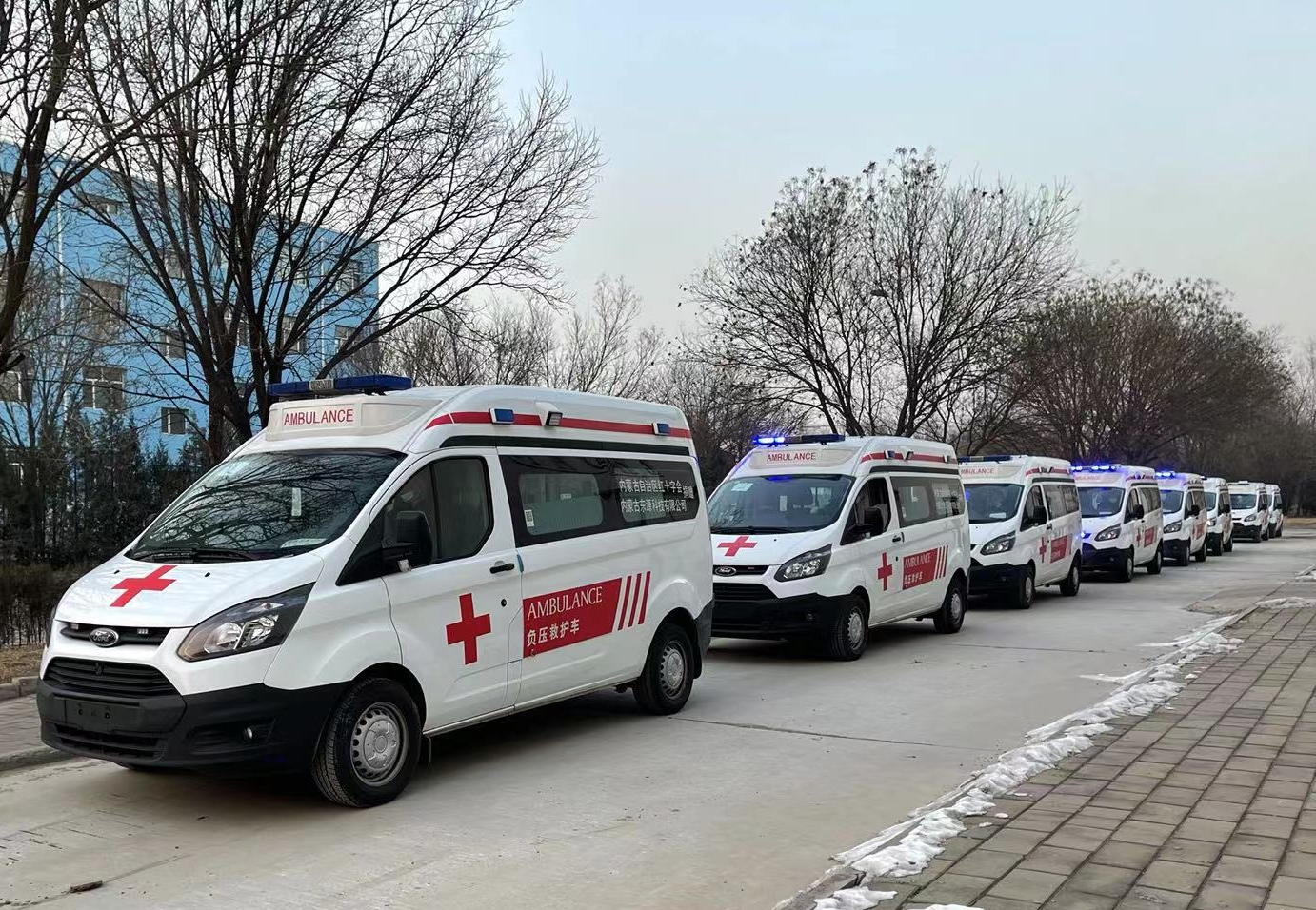 一機(jī)救護(hù)車.jpg 一機(jī)救護(hù)車.jpg