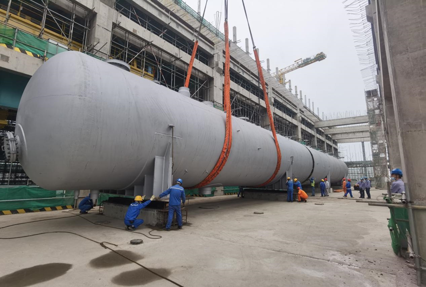 太平嶺核電1號機組除氧器第二段筒體吊裝.png 太平嶺核電1號機組除氧器第二段筒體吊裝.png