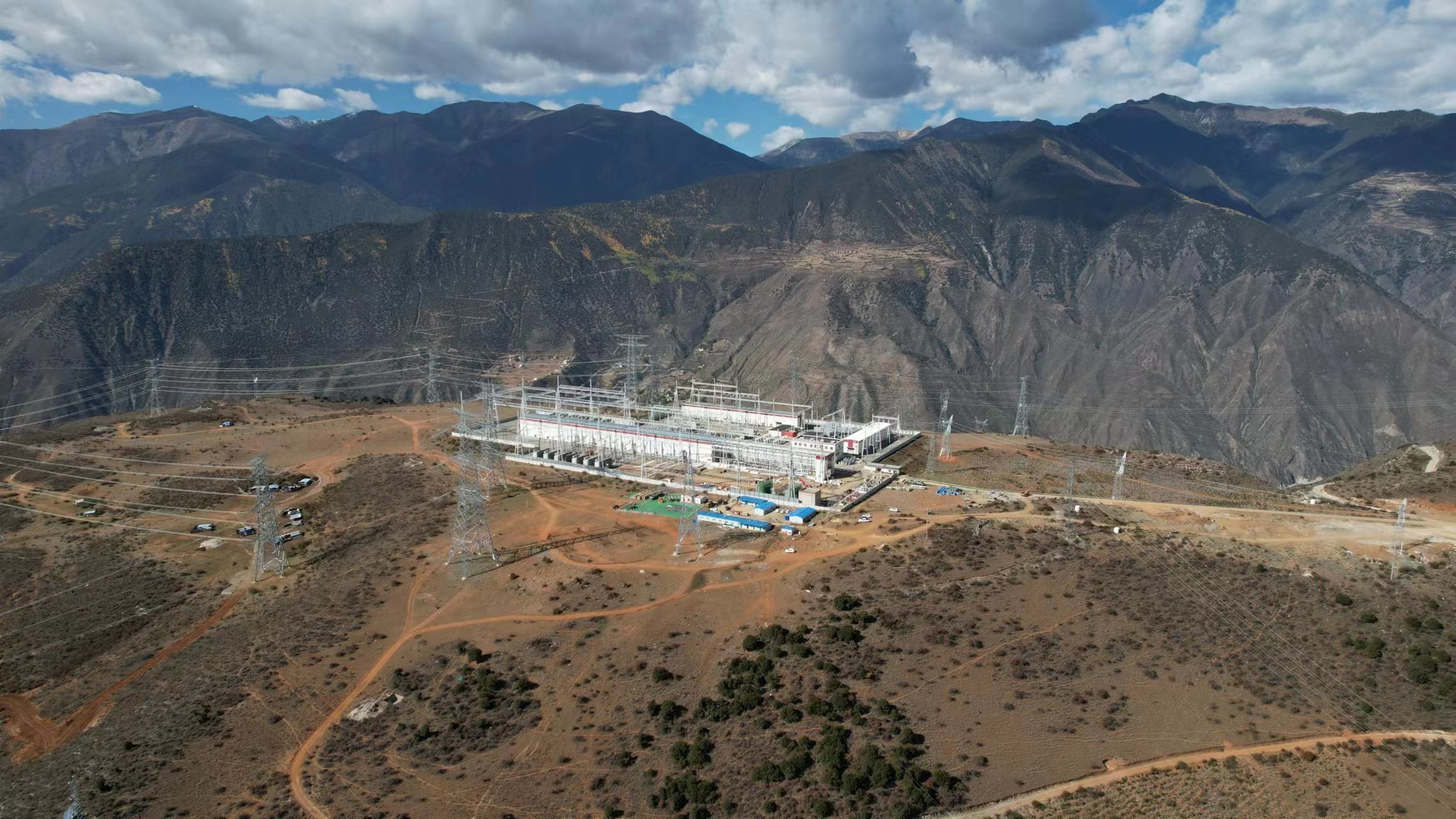 巴塘500千伏變電站.jpg 巴塘500千伏變電站.jpg