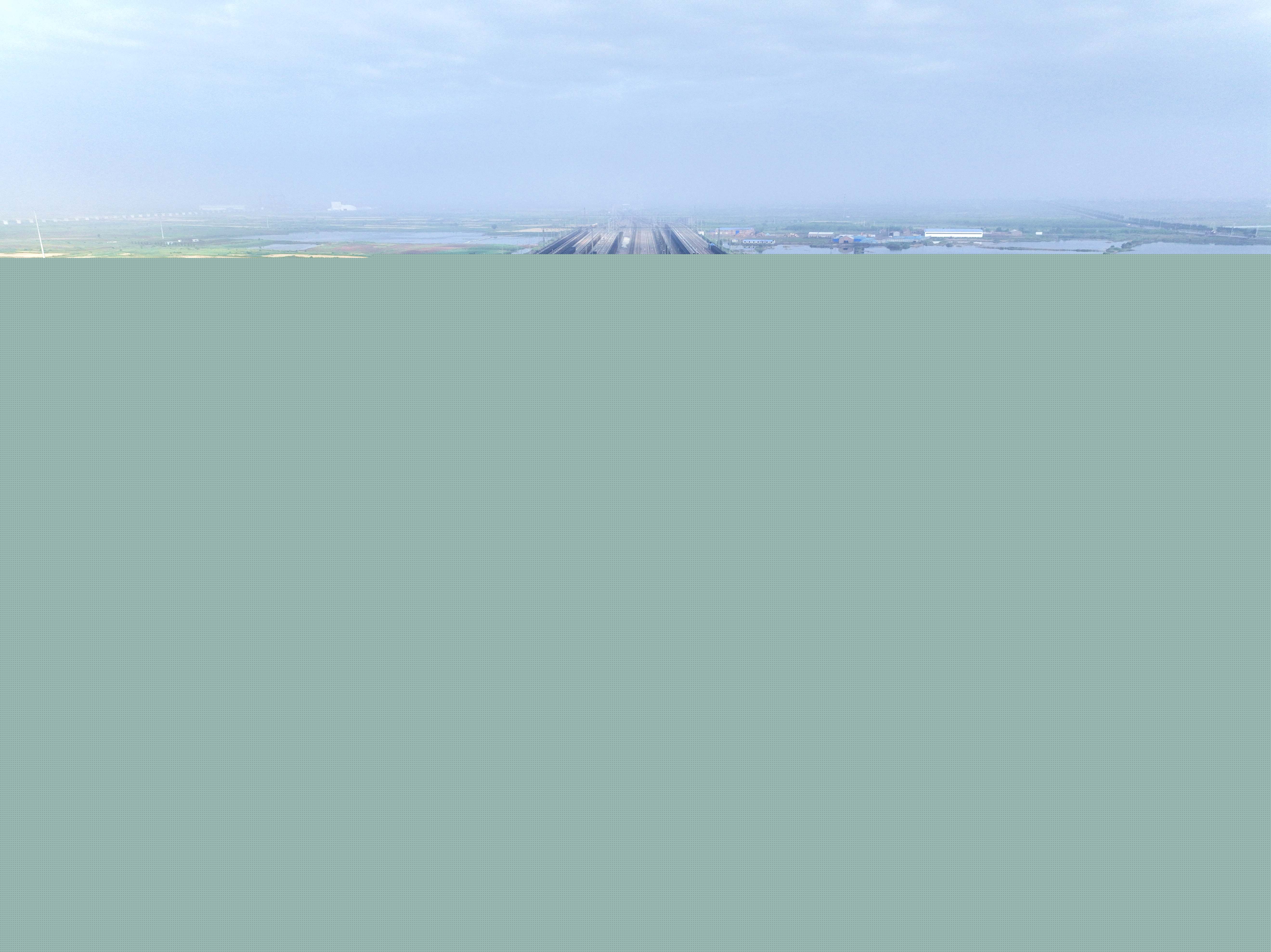 ”太行號“在煤運大通道正線完成4小時”天窗期“換梁施工.jpg ”太行號“在煤運大通道正線完成4小時”天窗期“換梁施工.jpg