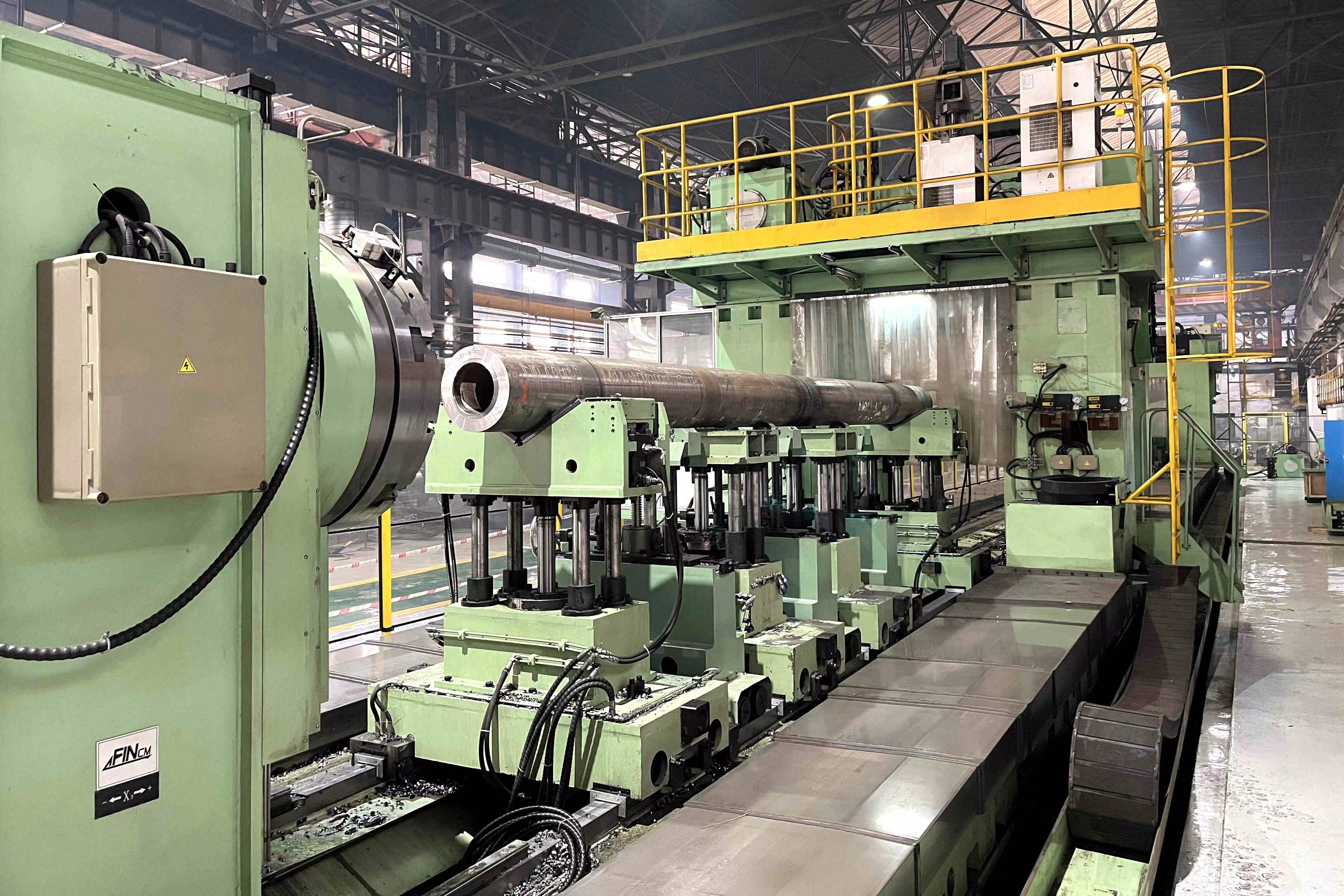 哈電集團鍋爐公司行業內最先進的集箱管孔加工數字化單元正式投入使用。.jpg 哈電集團鍋爐公司行業內最先進的集箱管孔加工數字化單元正式投入使用。.jpg