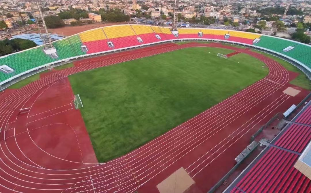 8圖為援建的貝寧友誼體育場.png