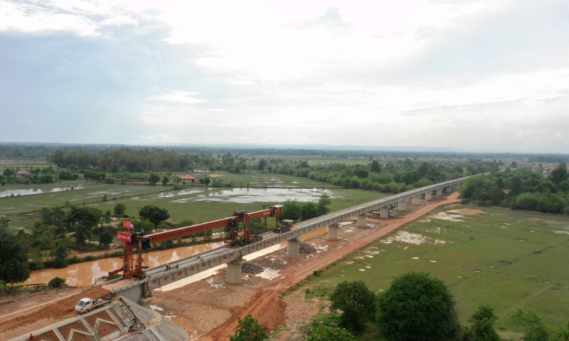 圖為6月1日拍攝的楠科內河特大橋。新華社發（臧衡 攝）