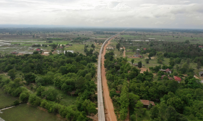 圖為6月1日拍攝的楠科內河特大橋。新華社發（臧衡 攝）