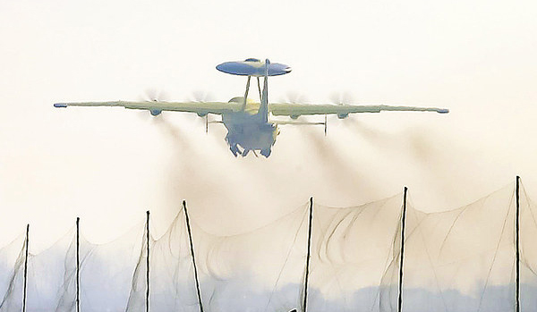 自復工以來，航空工業陜飛把疫情防控作為頭等大事來抓，目前陜飛科研生產工作全線鋪開，為打贏疫情防控和科研生產“雙線戰役”打下了良好的基礎。