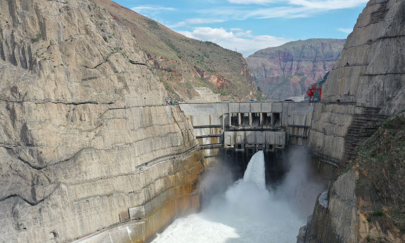 圖為6月29日，無人機拍攝的烏東德水電站大壩。（新華社記者 李夢馨 攝）
