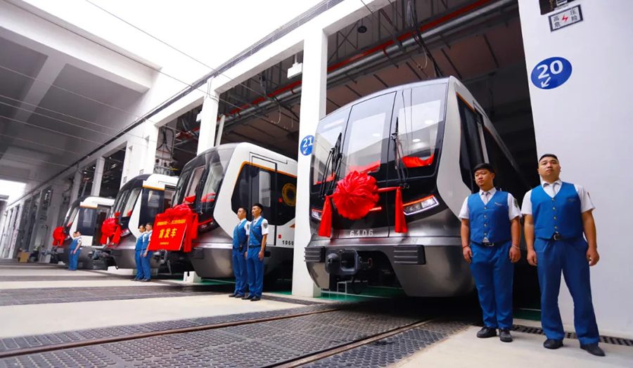 縱貫成都南北的6號(hào)線全長(zhǎng)68.88公里，昆侖集團(tuán)投資建設(shè)的一二期工程長(zhǎng)47.4公里，設(shè)車站38座，是貫通郫都主城區(qū)的首條地鐵。開通后成都西北區(qū)域?qū)⑦M(jìn)一步融入中心城區(qū)市民出行也將更加便捷高效。