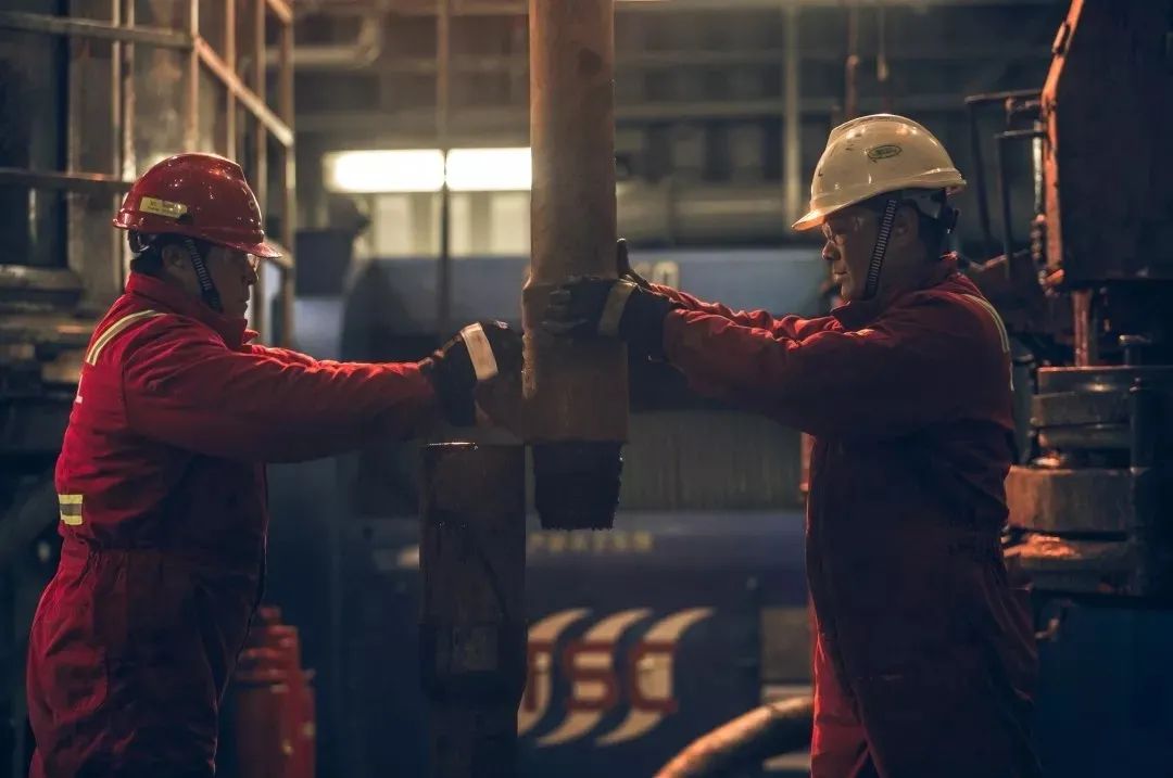 應對這種極限挑戰(zhàn)，需要爭分奪秒倒排剛性計劃，不允許出現(xiàn)彈性和浮時，每個環(huán)節(jié)都需要思考創(chuàng)新性的快速推進方式，各環(huán)節(jié)必須無縫銜接，任何一個環(huán)節(jié)的滯后都可能對項目整體延后產(chǎn)生多米諾骨牌效應，從而導致項目整體進度滯后。